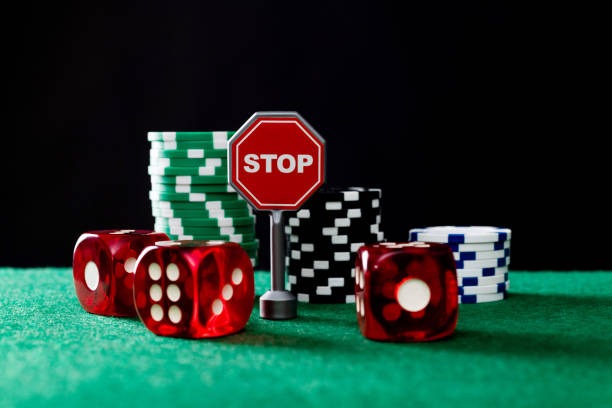 mufapp game lobby showing slots and live-dealer table options